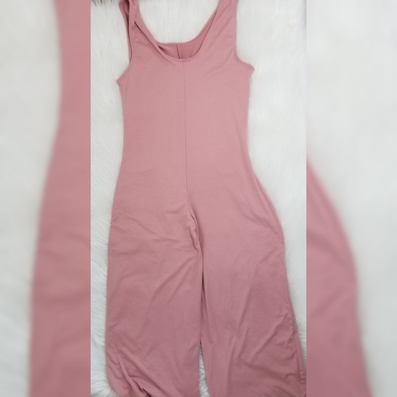 NWT Mauve strecth jumpsuit - Picture 3 of 4
